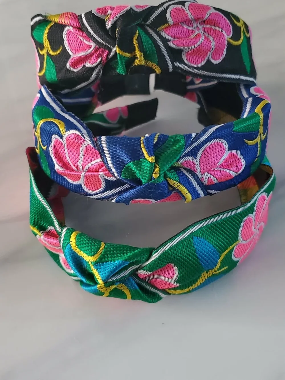 N/A stylish knot